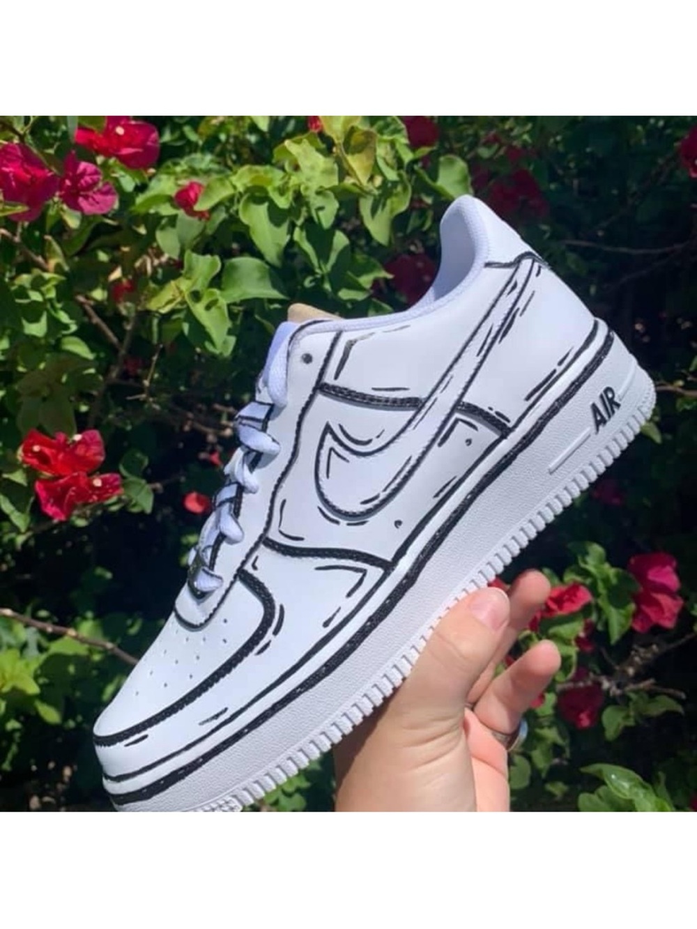 Nike White Cartoon Outline Low-Top Sneakers - Picture 3 of 4